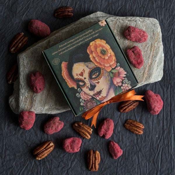 Pekanové ořechy v mléčné čokoládě 44% s malinami - Fabric