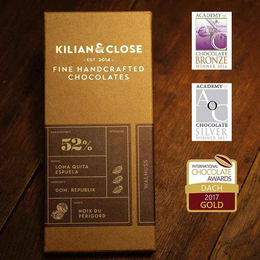 Vysokoprocentní mléčná čokoláda 52% s karamelizovaným vlašským ořechem BIO - Kilian & Close