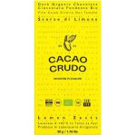 Balení tmavé organické čokolády Cacao Crudo s citronovými kůrkami na žlutém pozadí.
